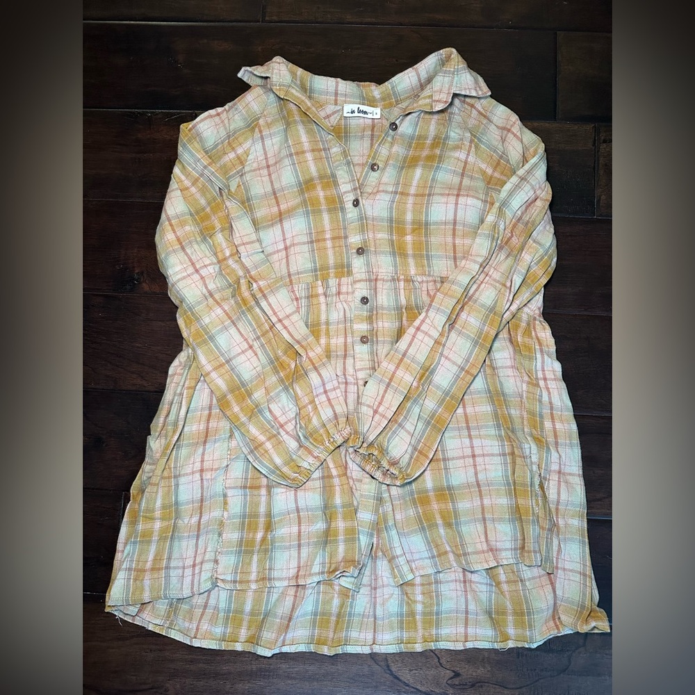 In Loom plaid peplum button down size small